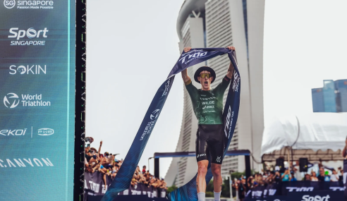 Hayden Wilde lights up Marina Bay with dominant Singapore T100 victory